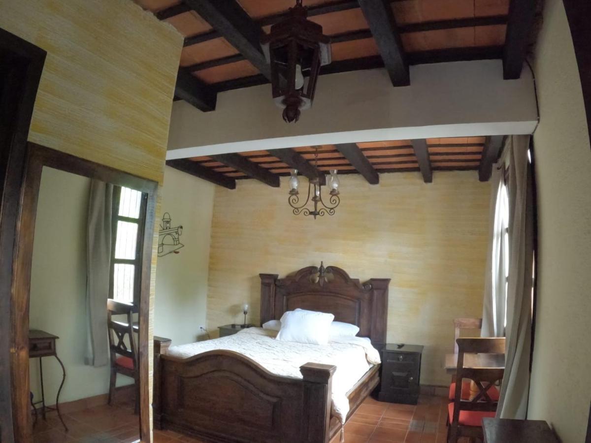Hotel El Mirador Anexo 1 Santa Lucía Milpas Altas الغرفة الصورة