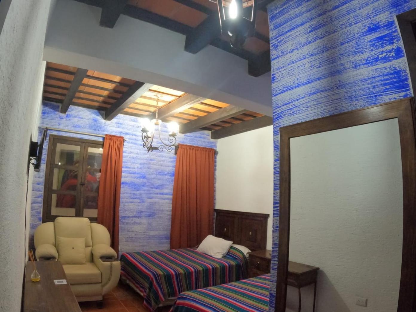 Hotel El Mirador Anexo 1 Santa Lucía Milpas Altas الغرفة الصورة